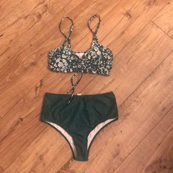 Swimwear - Picture 5 of 6